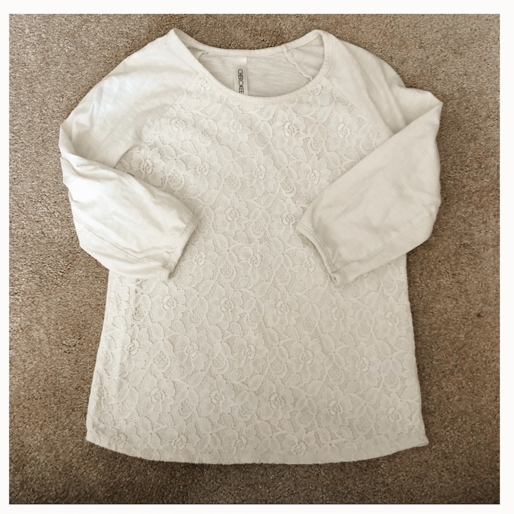 Girls 3/4 length white shirt with lace detailing